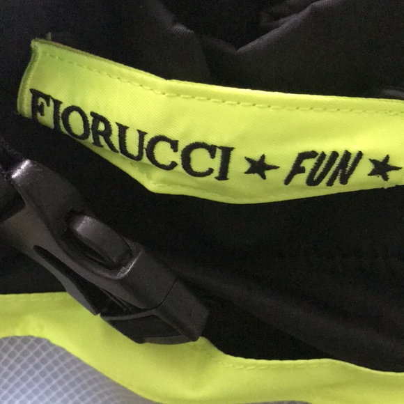 Like New Fiorucci x Fun Bucket/Backpack bag!🖤💛 - Picture 3 of 12